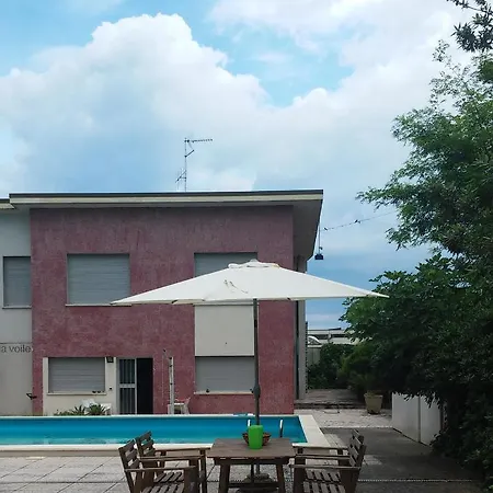 Lamborghini Con Piscina Appartamento