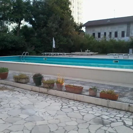 Appartamento Lamborghini Con Piscina *