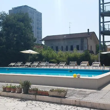 Lägenhet Lamborghini Con Piscina *