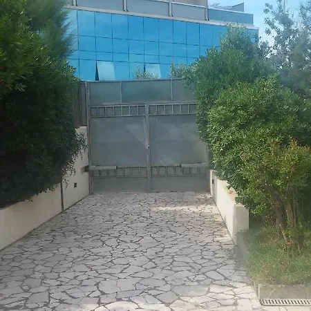 Lamborghini Con Piscina *